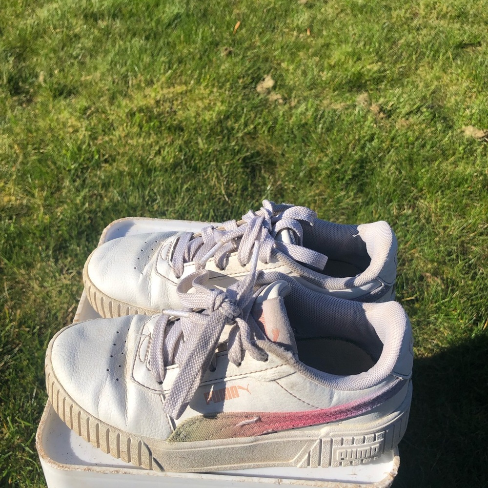 Puma Kids Girl’s White Leather with Pink Accent Athletic Sneakers Size 13C